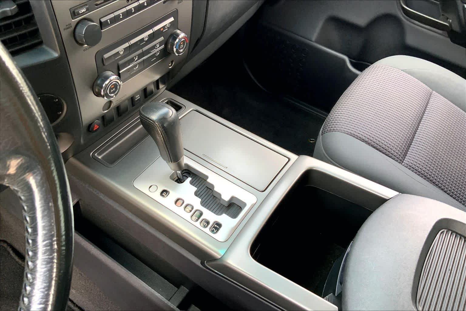 Used 2008 Desert Stone Metallic Nissan LE image 16