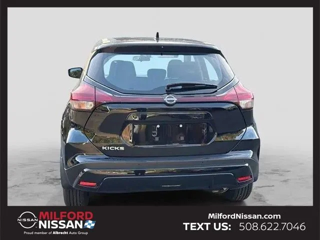 2025 Nissan KICKS PLAY Base - Photo 3