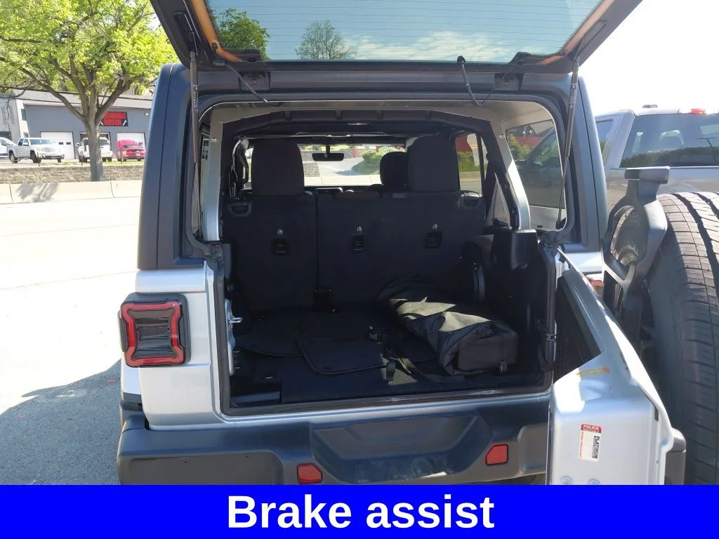Used 2022 Silver Jeep Unlimited Sahara image 14