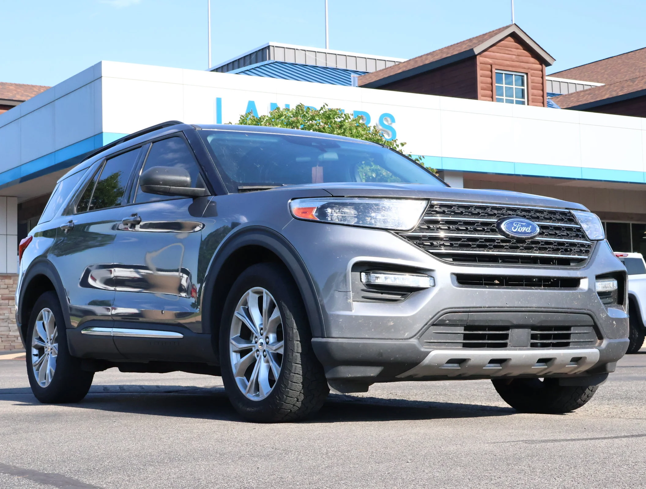 2021 Ford Explorer XLT 4WD's photo