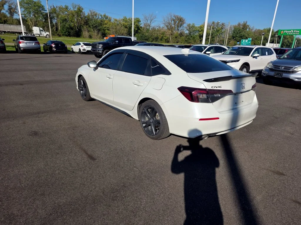 Certified Used 2026 Platinum White Pearl Honda  image 5