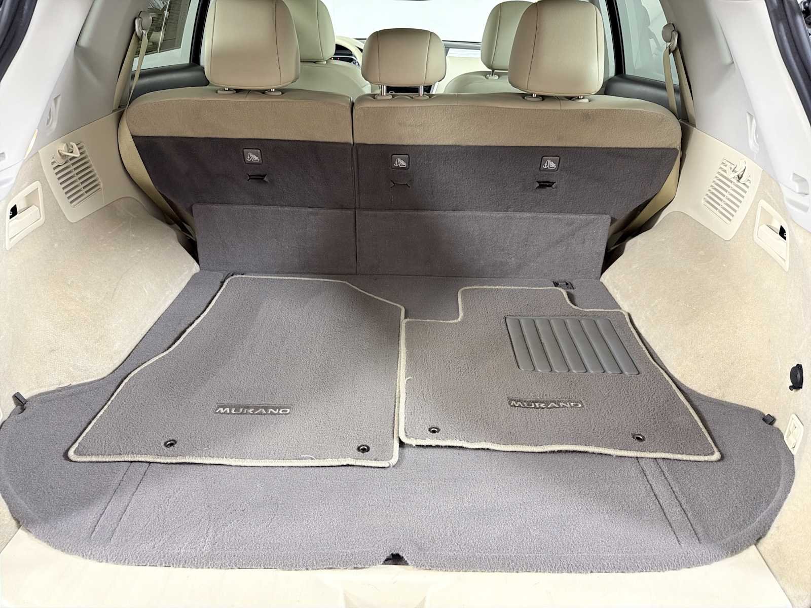 Used 2018 Pearl White Nissan Platinum image 15