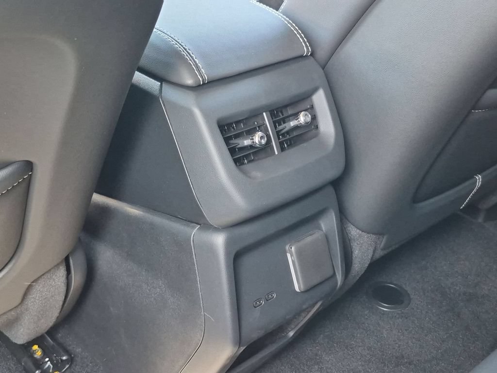 2027 Cadillac OPTIQ Luxury - Photo 20