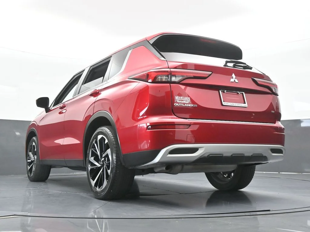 Used 2024 Red Mitsubishi SE Black Edition image 53