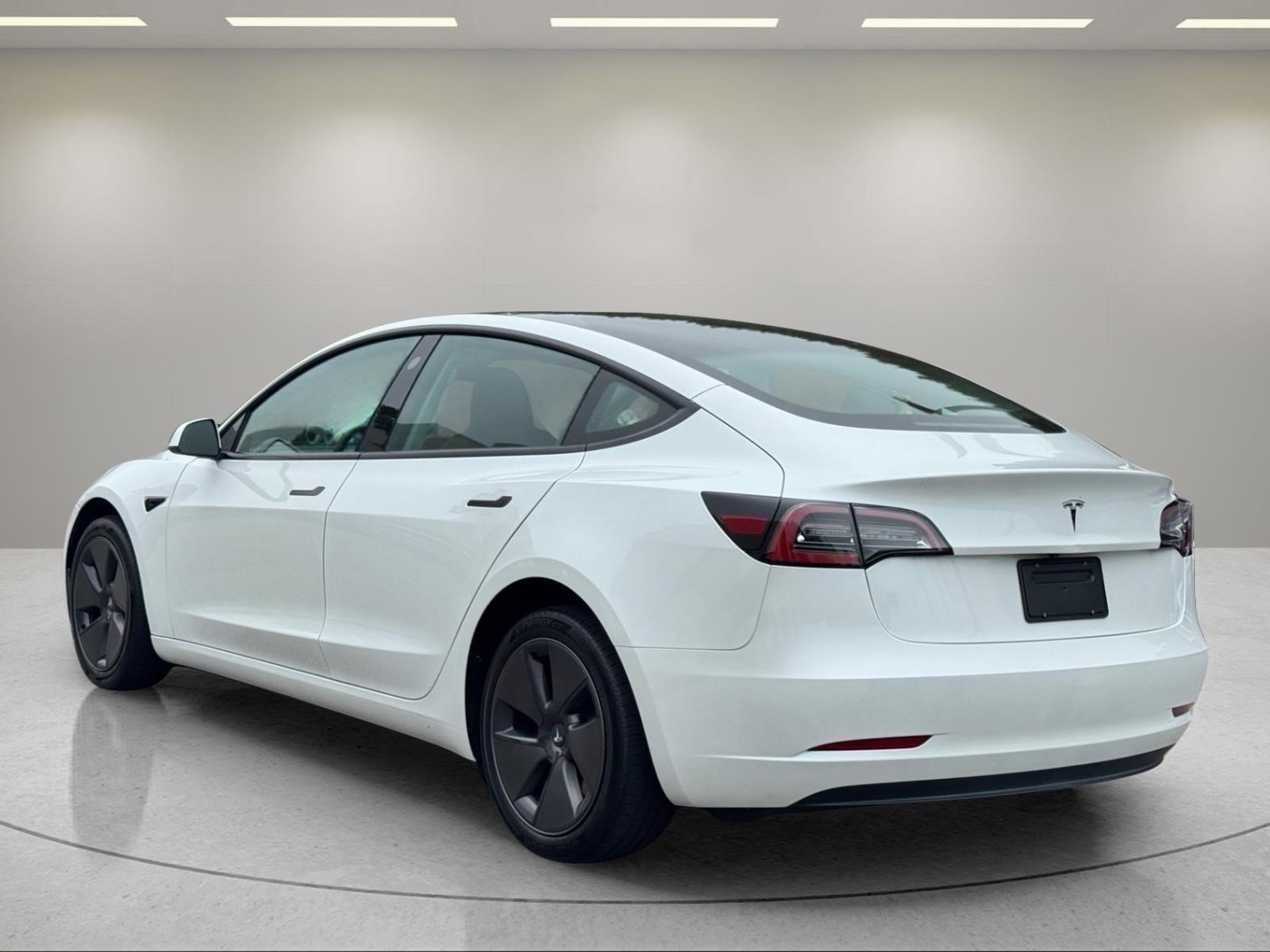 Used 2023  Tesla Base image 3