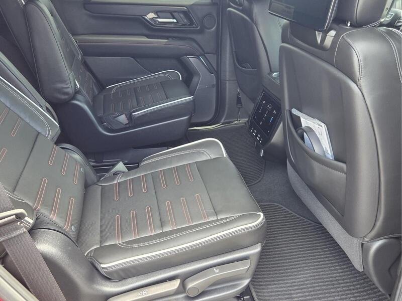 Used 2026 Volcanic Red GMC 4WD 4DR AT4 ULTIMATE image 18