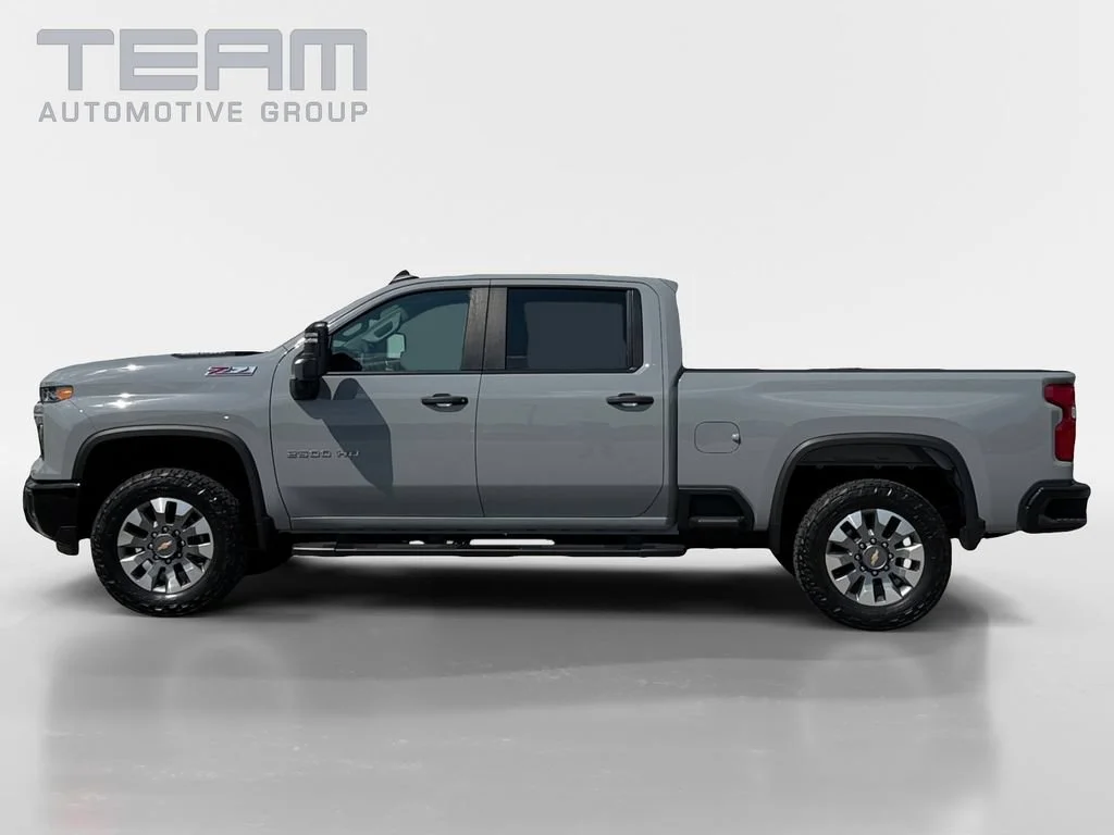 Used 2025 Slate Gray Metallic Chevrolet Custom image 4