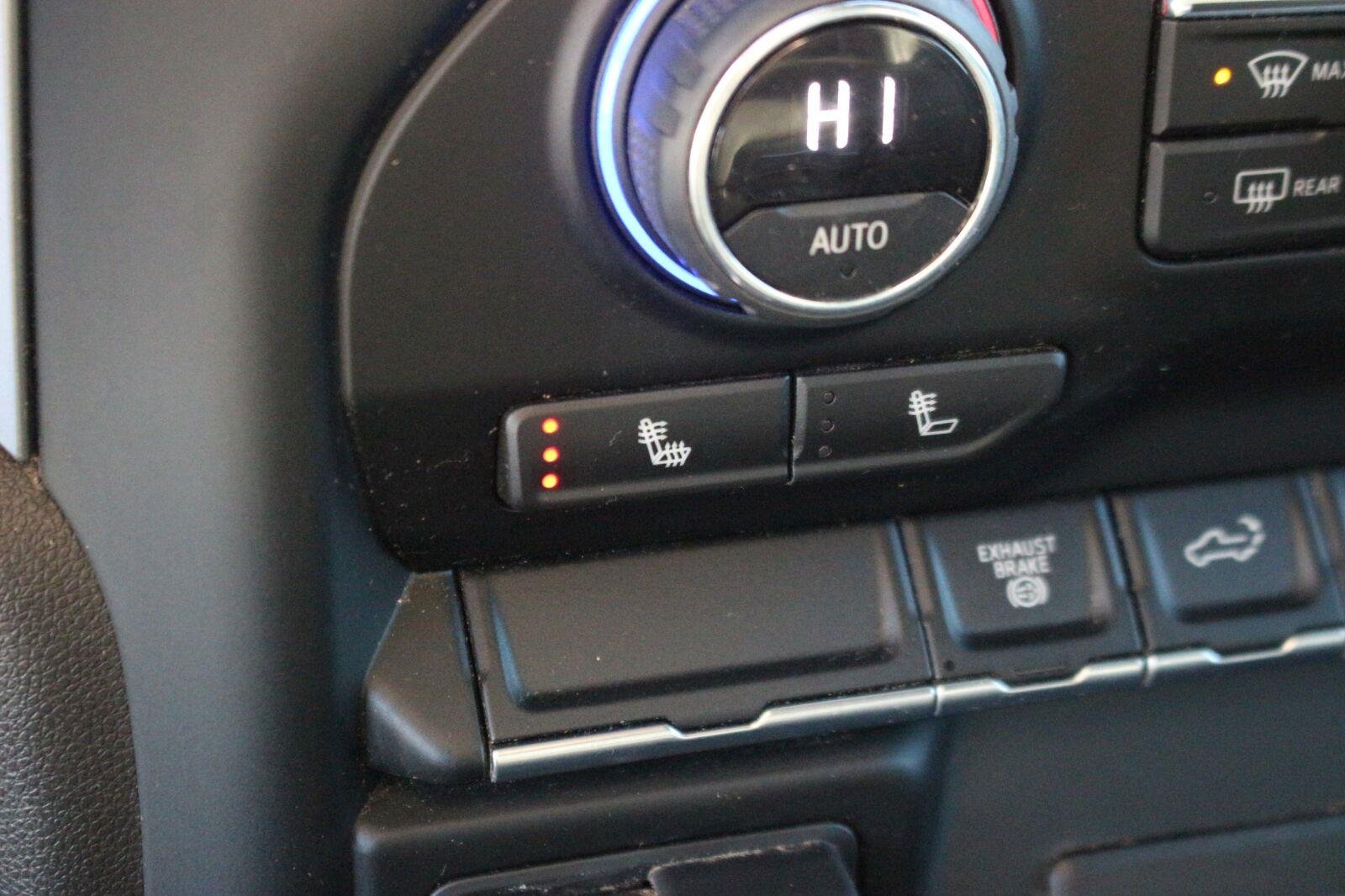 Used 2022 SUMMIT WHITE Chevrolet LT image 31