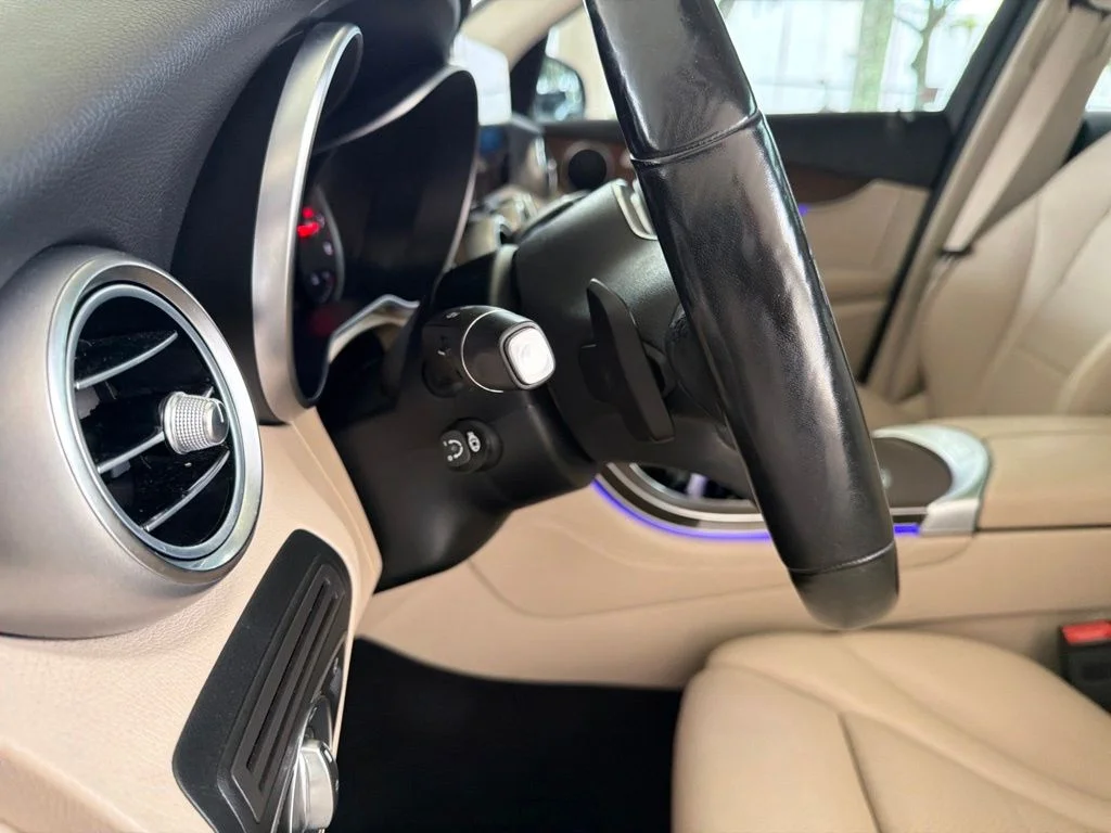 Used 2020 Black Mercedes-Benz GLC 300 image 50