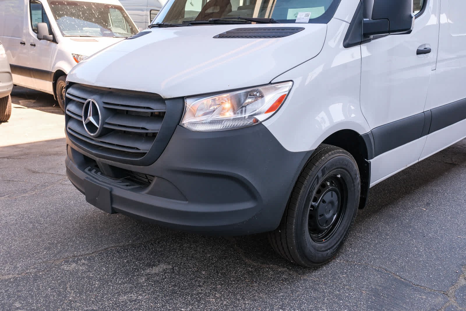 New 2025 Arctic+White Mercedes-Benz Cargo 144 WB  RWD 2.0L 4-Cylinder image 22