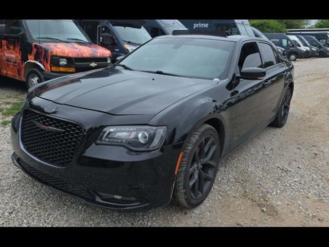 2022 Chrysler 300 S's photo