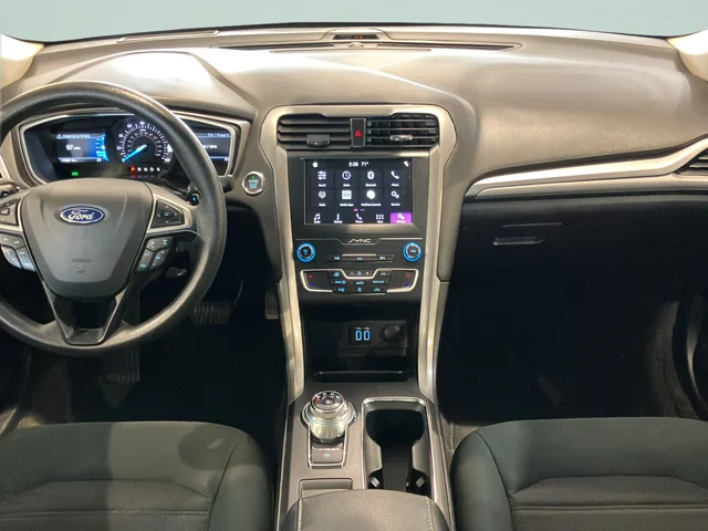 Used 2019 Black Ford SE image 29