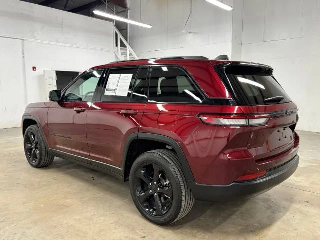Used 2025 Red Jeep Altitude X image 5