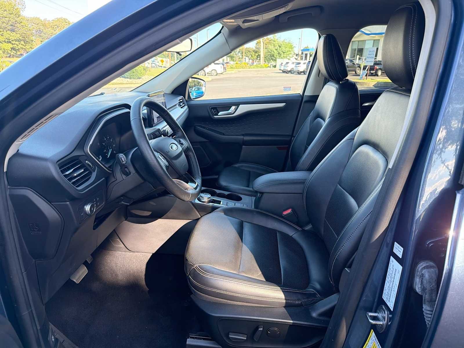Used 2020 Blue Metallic Ford SEL image 11