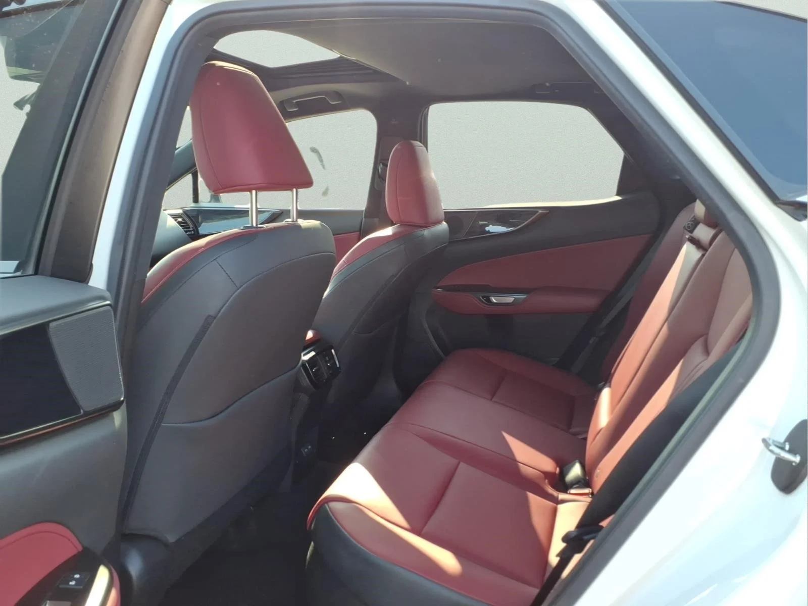 Used 2024 White Lexus 350h Premium image 11