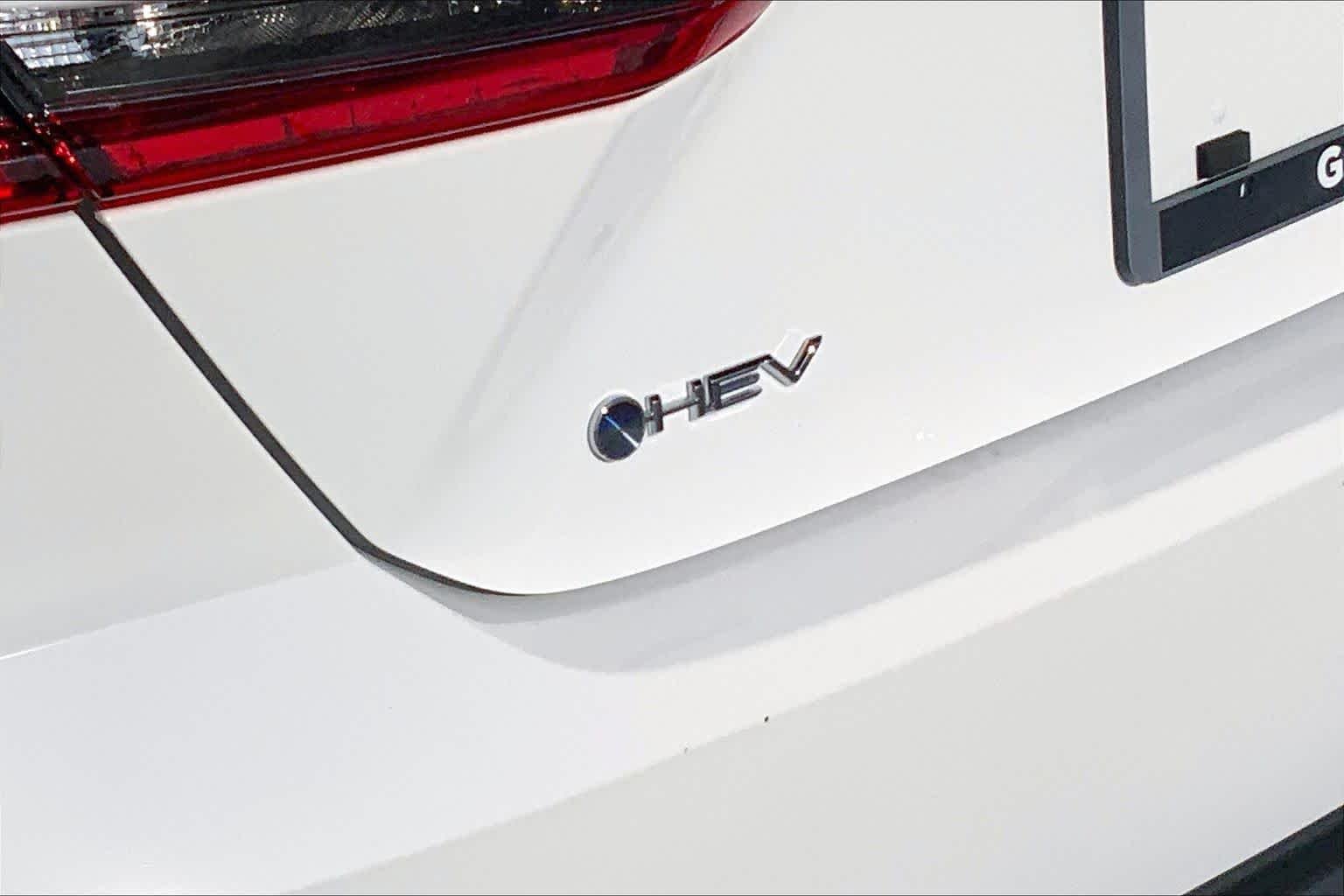 Used 2025 Ice Cap Toyota LE image 10