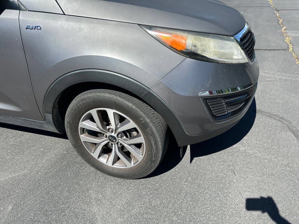 Used 2016 Mineral Silver Kia LX image 12