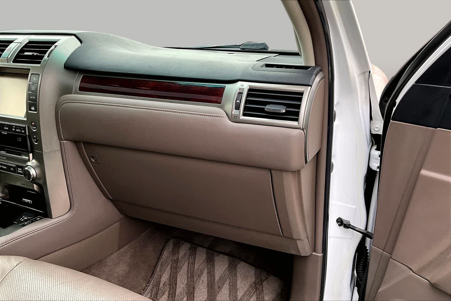 Used 2015 Starfire Pearl Lexus  image 19