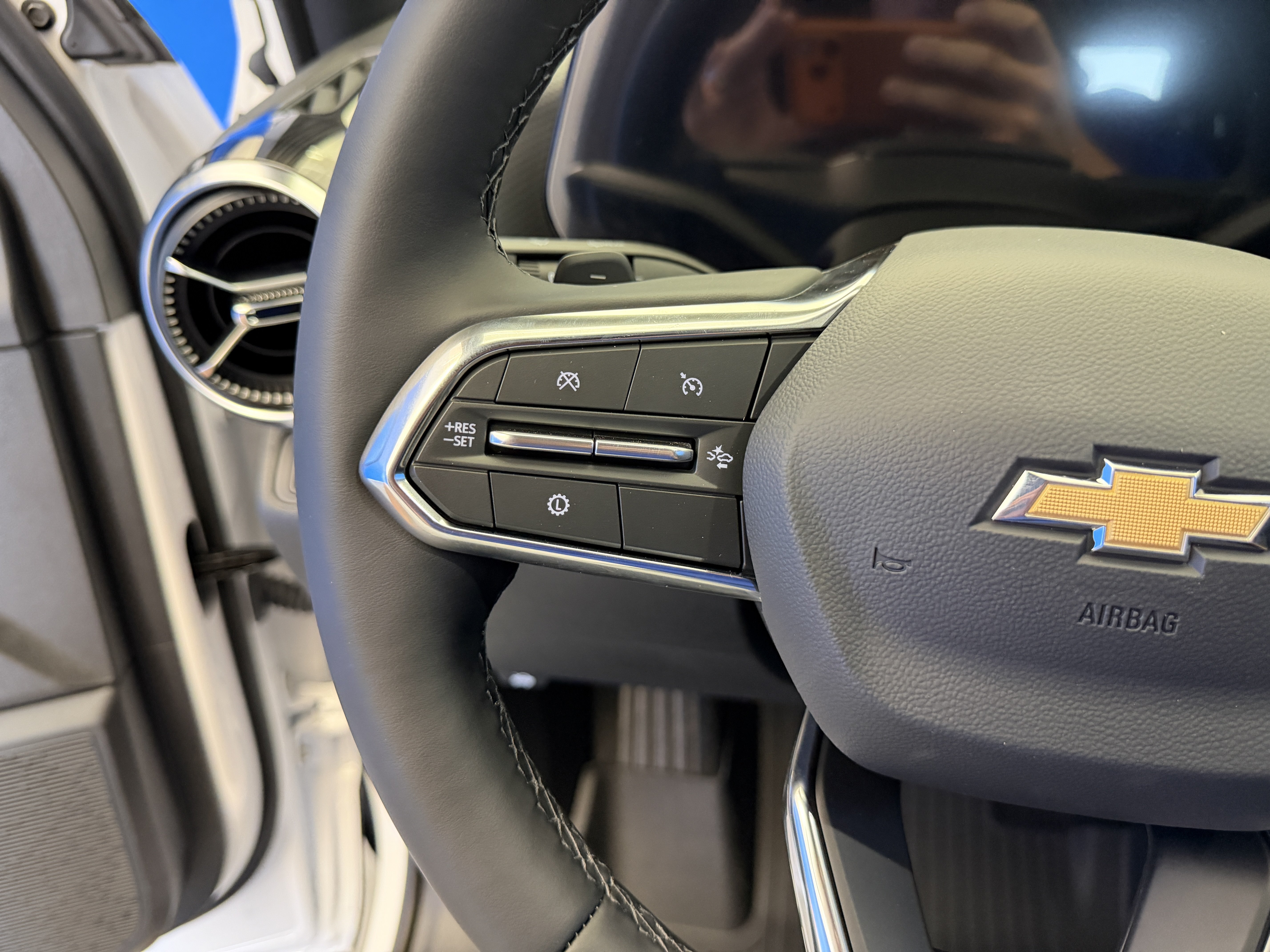 2027 Chevrolet Equinox LT - Photo 14