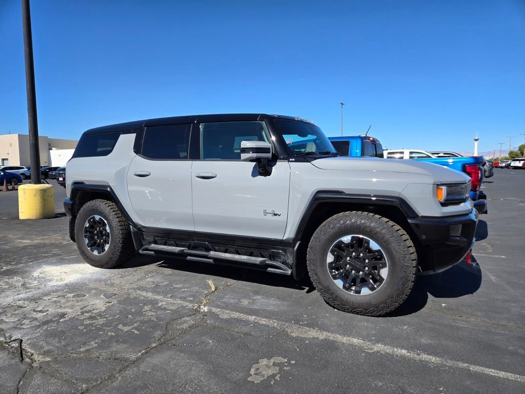 2025 GMC Hummer EV 2X SUV's photo