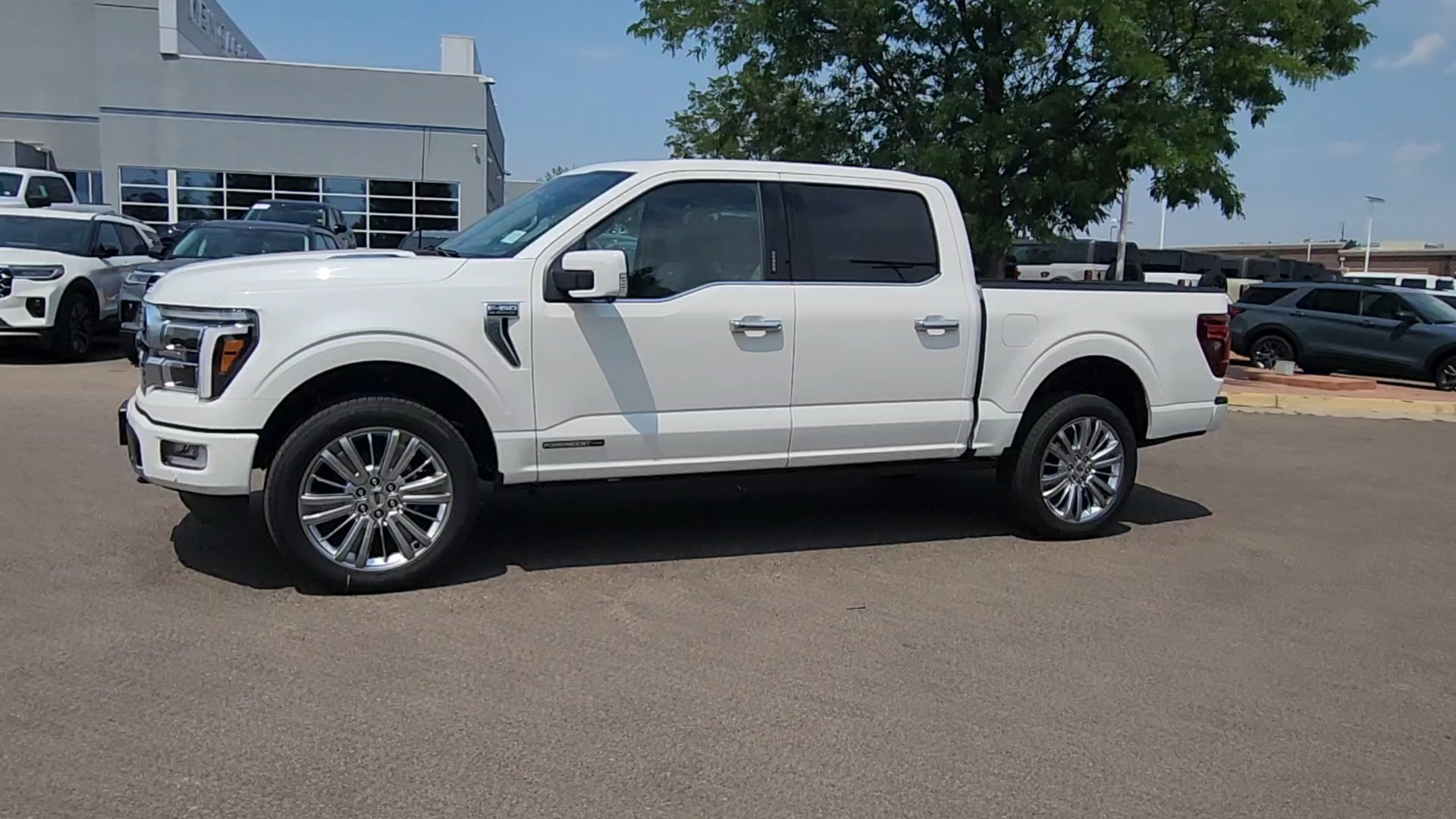 New 2026 Star White Metallic Tri-Coat Ford Platinum image 4