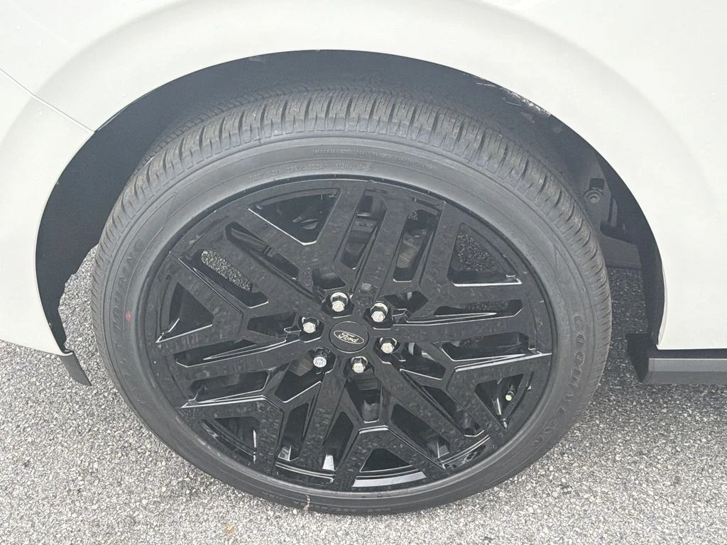 New 2027 White Ford Platinum image 12