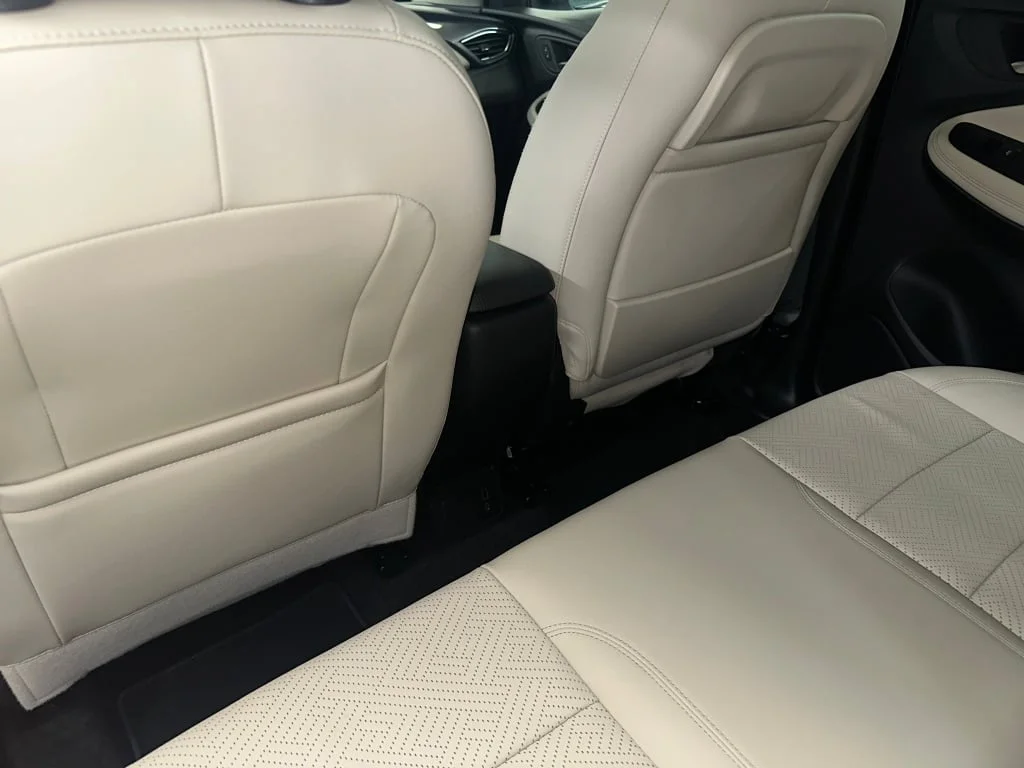Certified Used 2023 WHITE FROST TRICOAT Buick Essence image 21