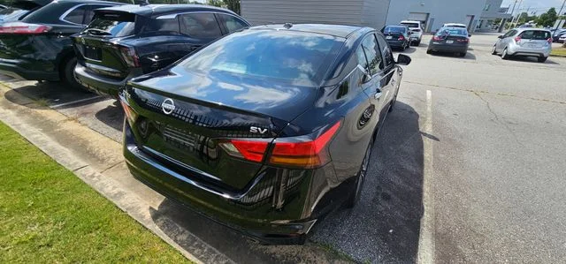 Used 2024 Black Nissan 2.5 SV image 5