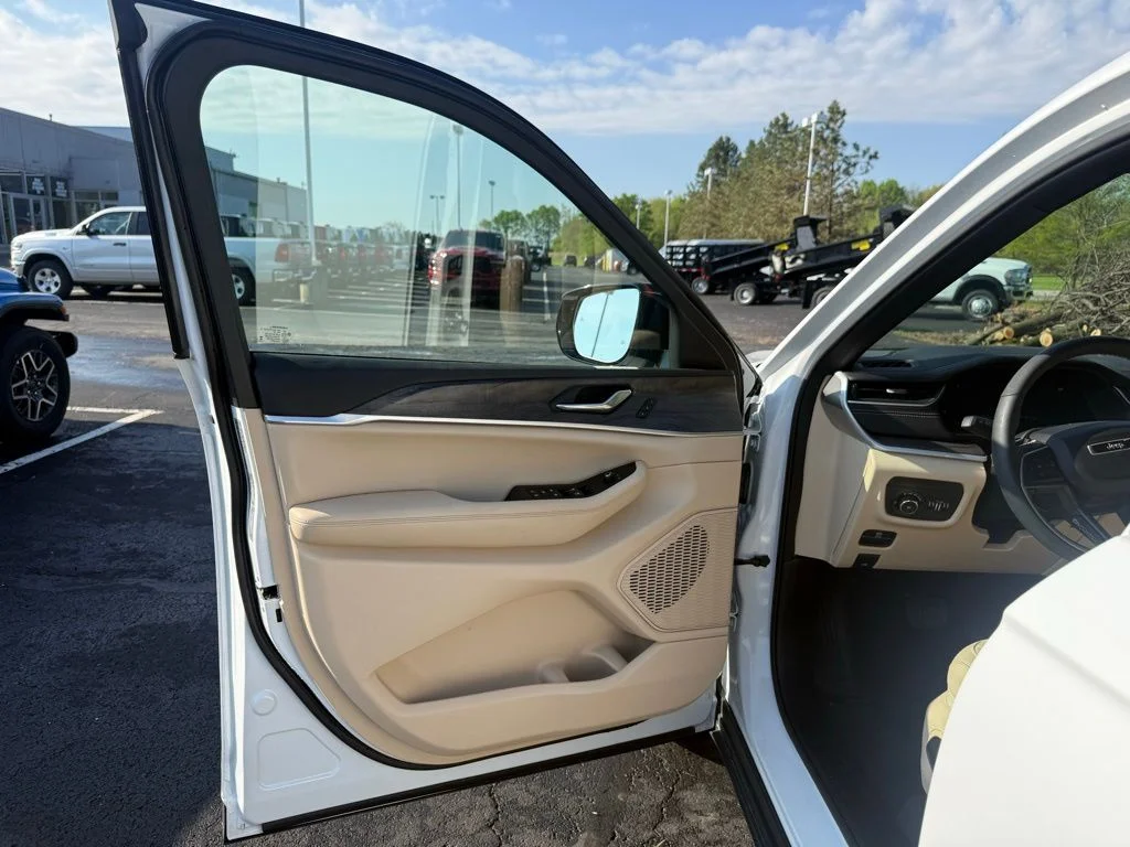 Certified Used 2024 White Jeep Limited image 11
