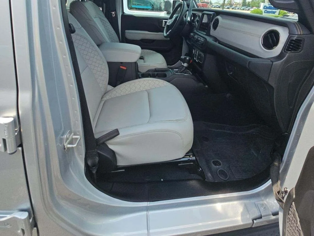 Used 2023 Silver Jeep Sahara 4xe image 5