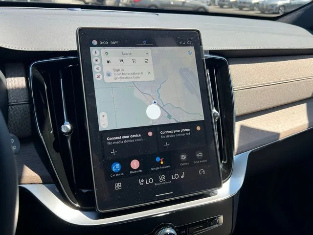 2025 Volvo XC90 Core - Photo 12