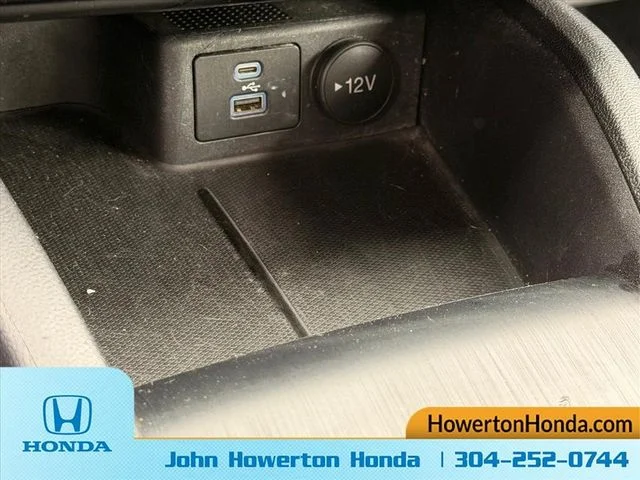 Used 2022 White Ford SE image 25