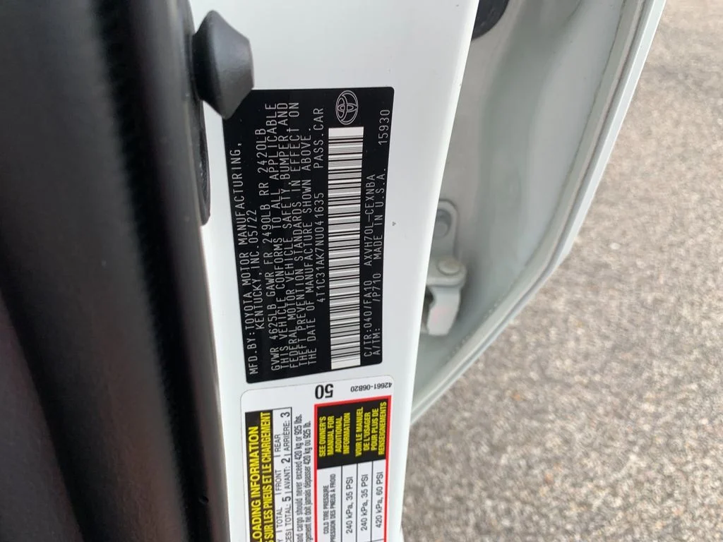 Used 2022 White Toyota LE image 34