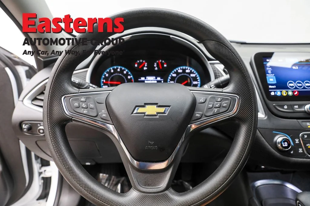 Used 2023 White Chevrolet LT image 10