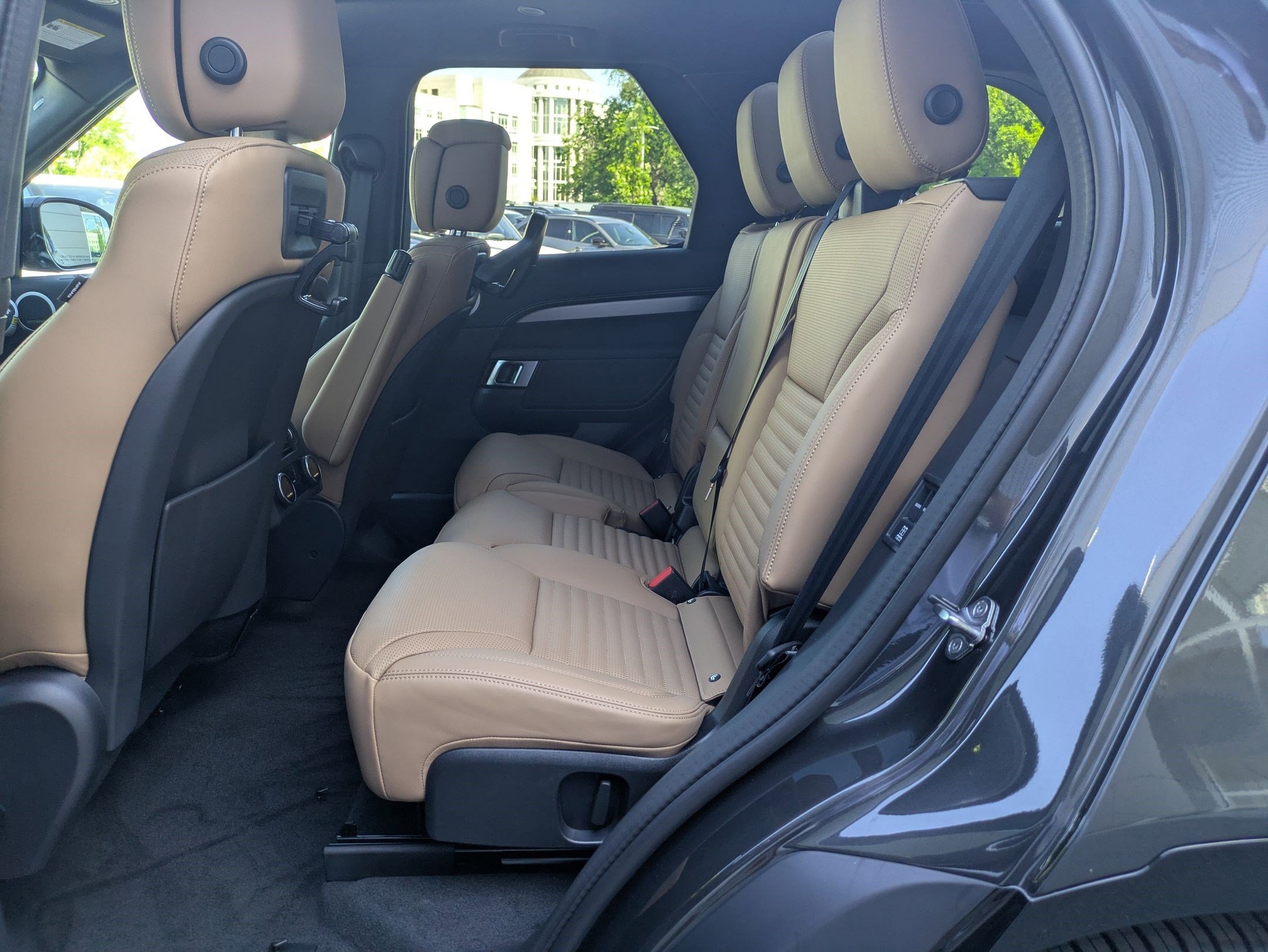 New 2026 Carpathian Grey Land Rover Gemini Edition image 27