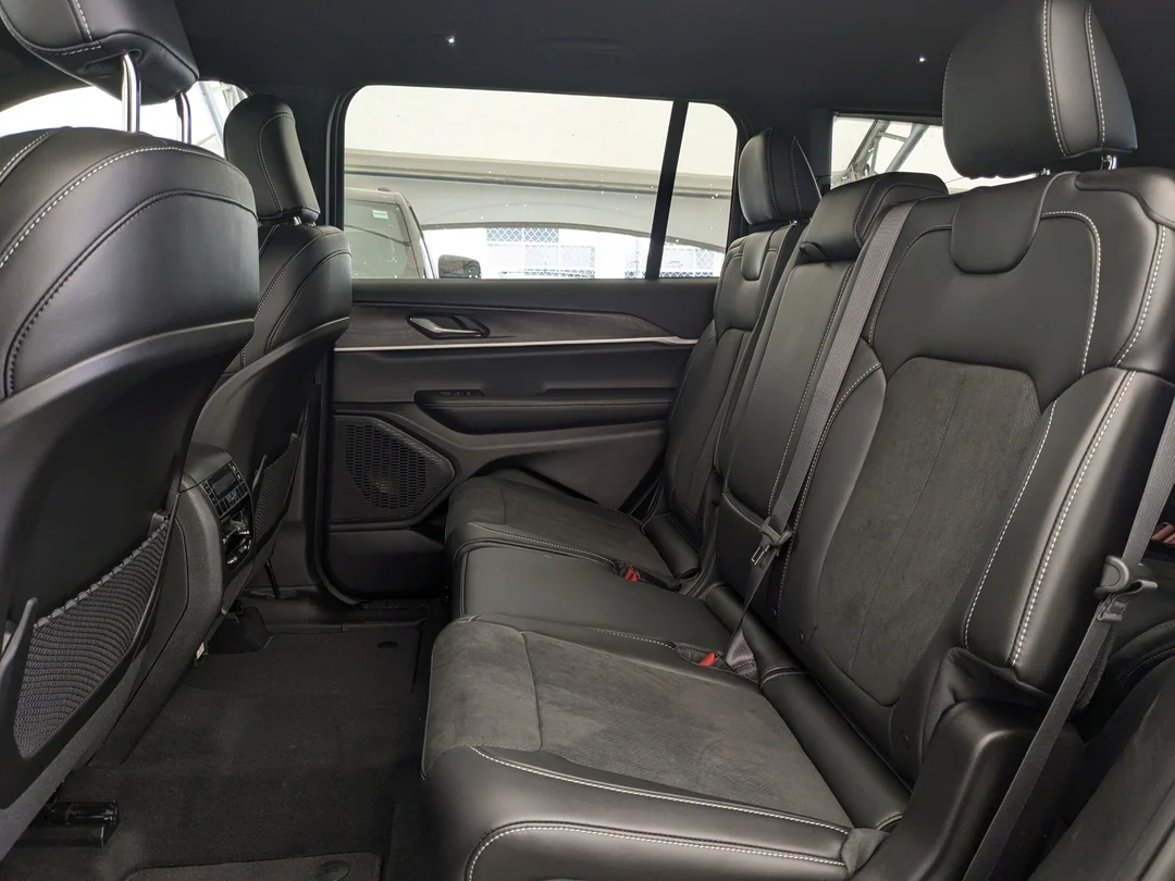 New 2026 Black Jeep Altitude - - 4x4 - 20 Gloss Black Wheels - Remote Start - Capri Leatherette & More! image 28
