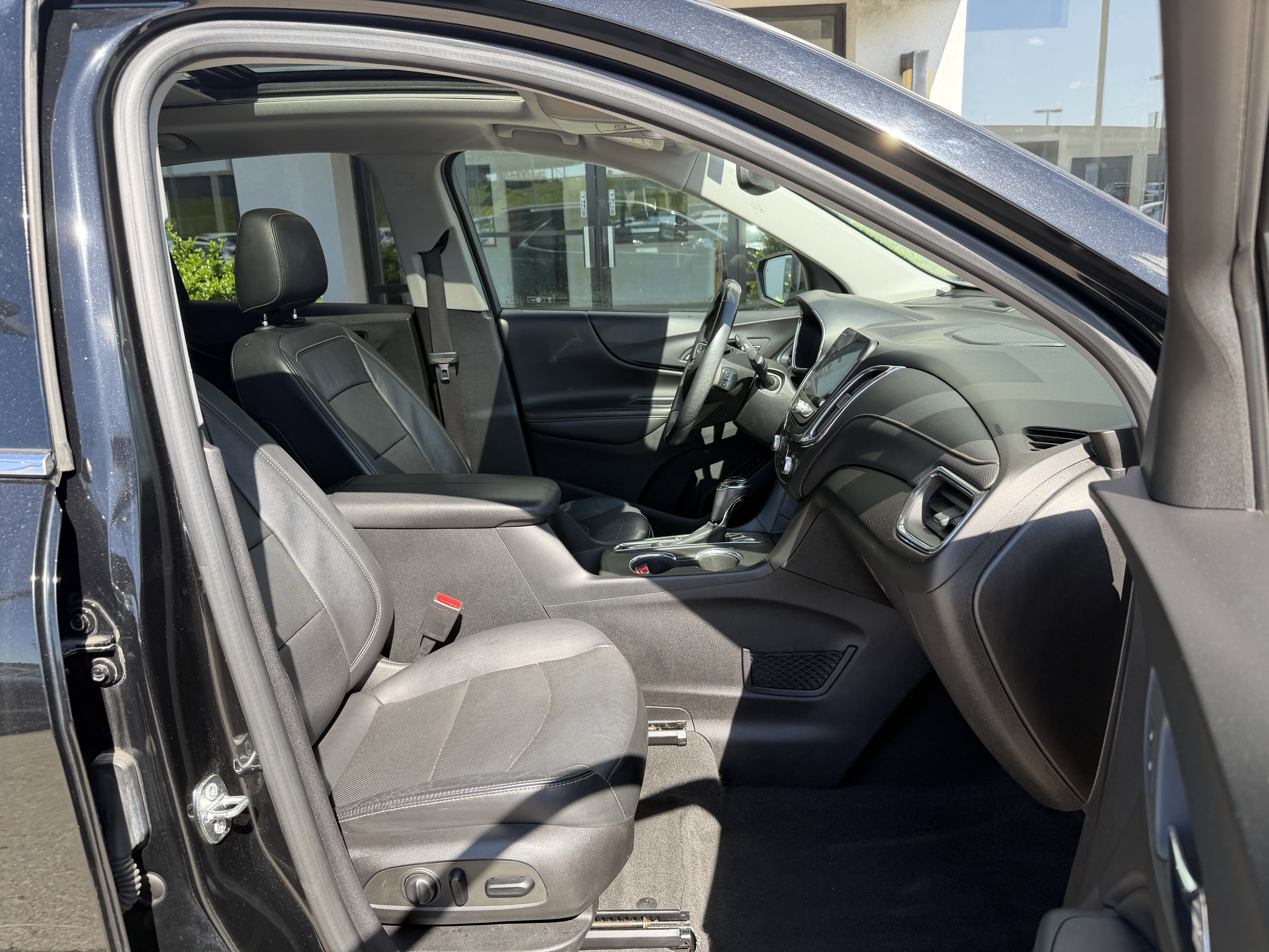 Used 2018 Mosaic Black Metallic Chevrolet Premier image 23