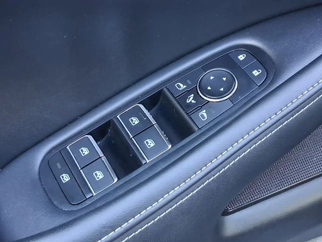 Used 2024 Gray INFINITI LUXE image 16