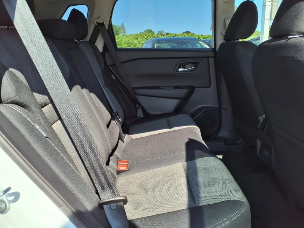 2026 Nissan Rogue SV - Photo 11