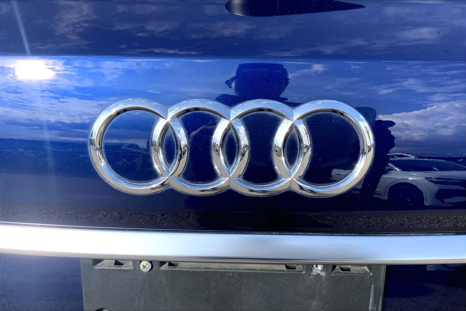 Used 2022 Mythos Black Metallic Audi Premium image 31