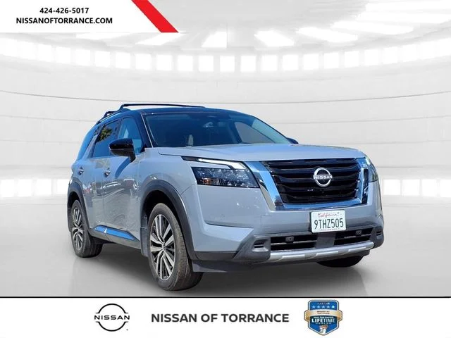 Used 2025 Gray Nissan Platinum image 1