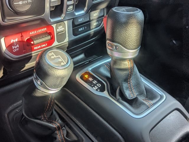 Used 2022 Black Clearcoat Jeep Mojave image 22