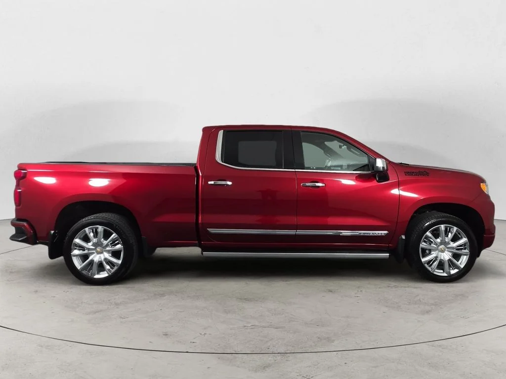 Used 2024 Red Chevrolet High Country image 4
