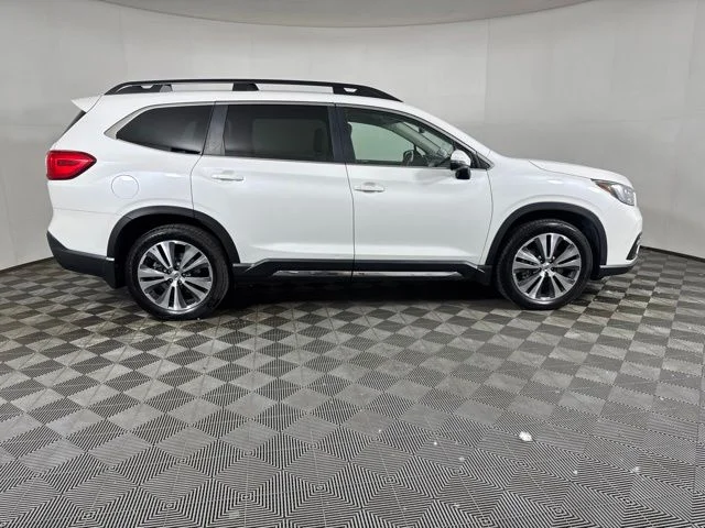 Used 2019 Crystal White Pearl Subaru Limited image 2