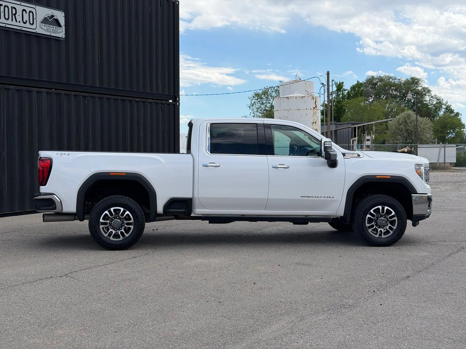 Used 2023 White GMC SLT image 6