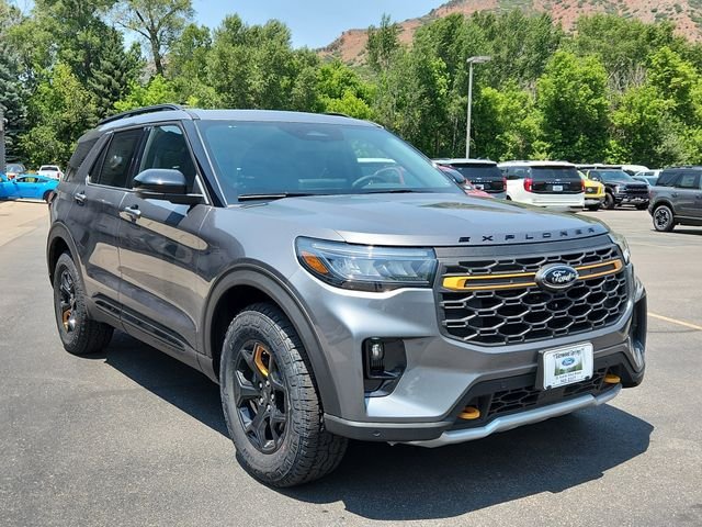 New 2026 Carbonized Gray Metallic Ford Tremor® image 1