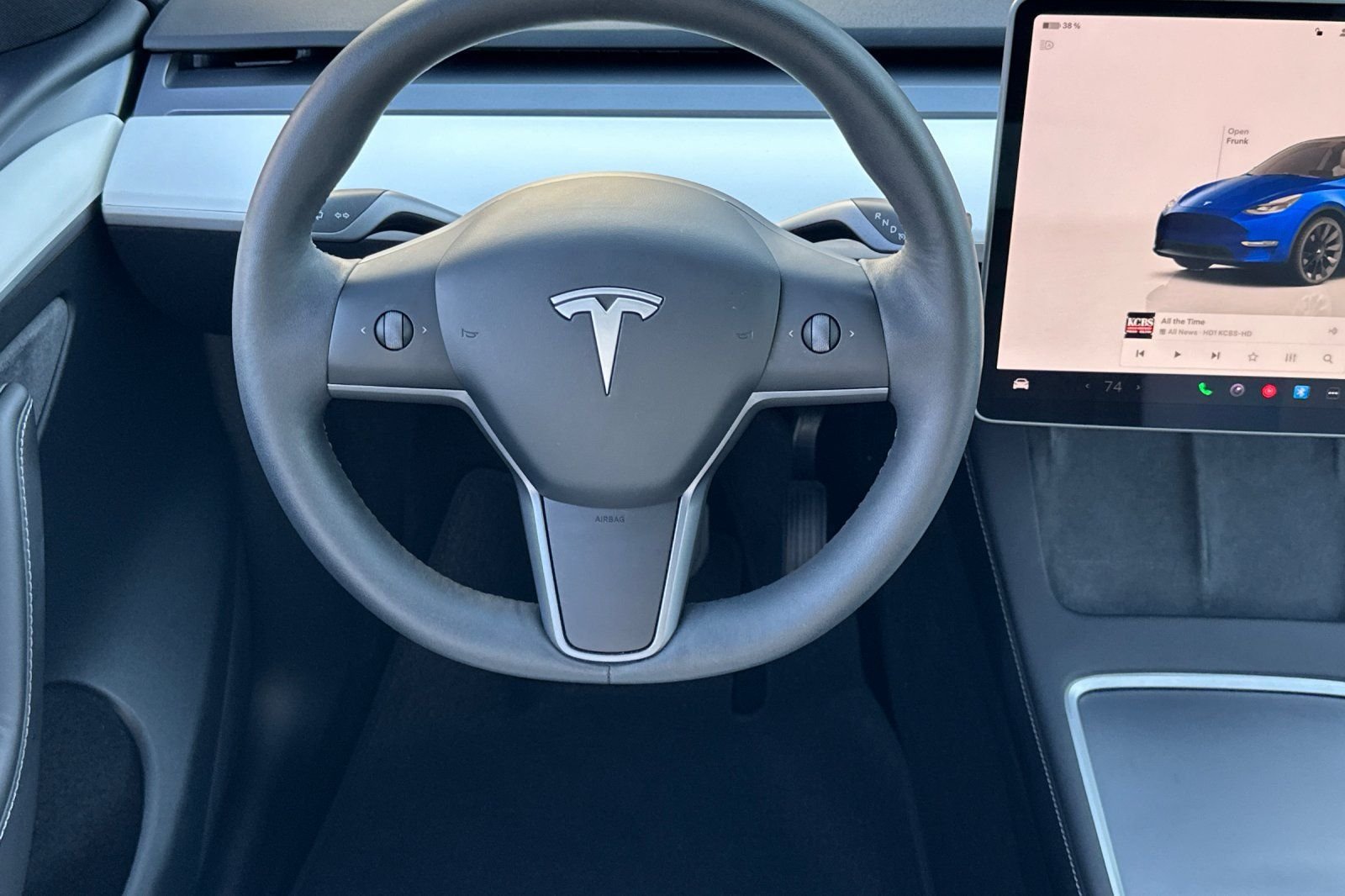 2025 Tesla Model Y Long Range - Photo 11