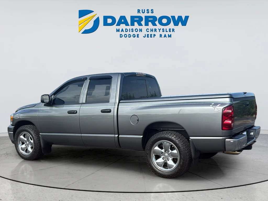 Used 2008 Gray Dodge SLT image 3