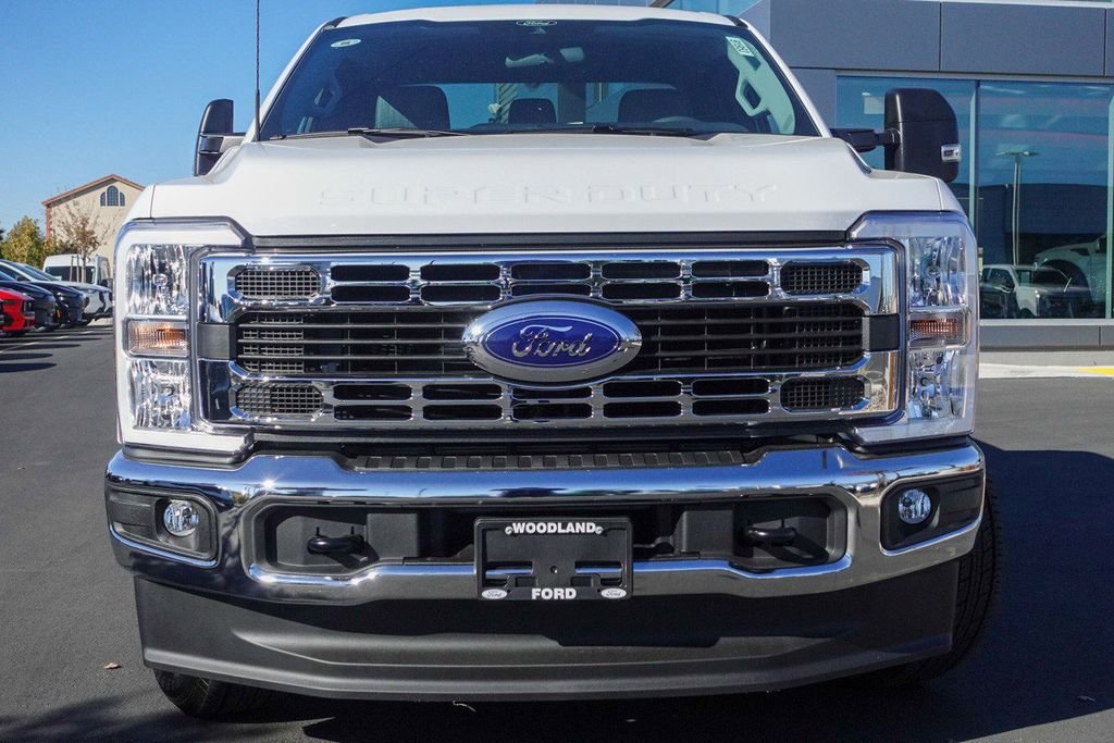 New 2026 Oxford White Ford F-250® XLT image 3