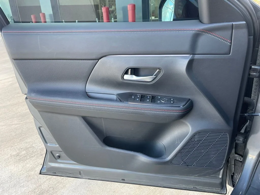 Certified Used 2025 Gray Nissan SR image 9